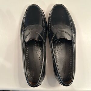 Bass Weejuns Classic Leather Loafer
